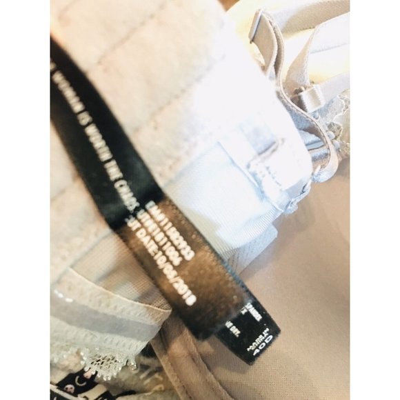 Torrid Curve Gray with Gray Lace Convertible Bra Size 40D NWOT - Picture 7 of 9